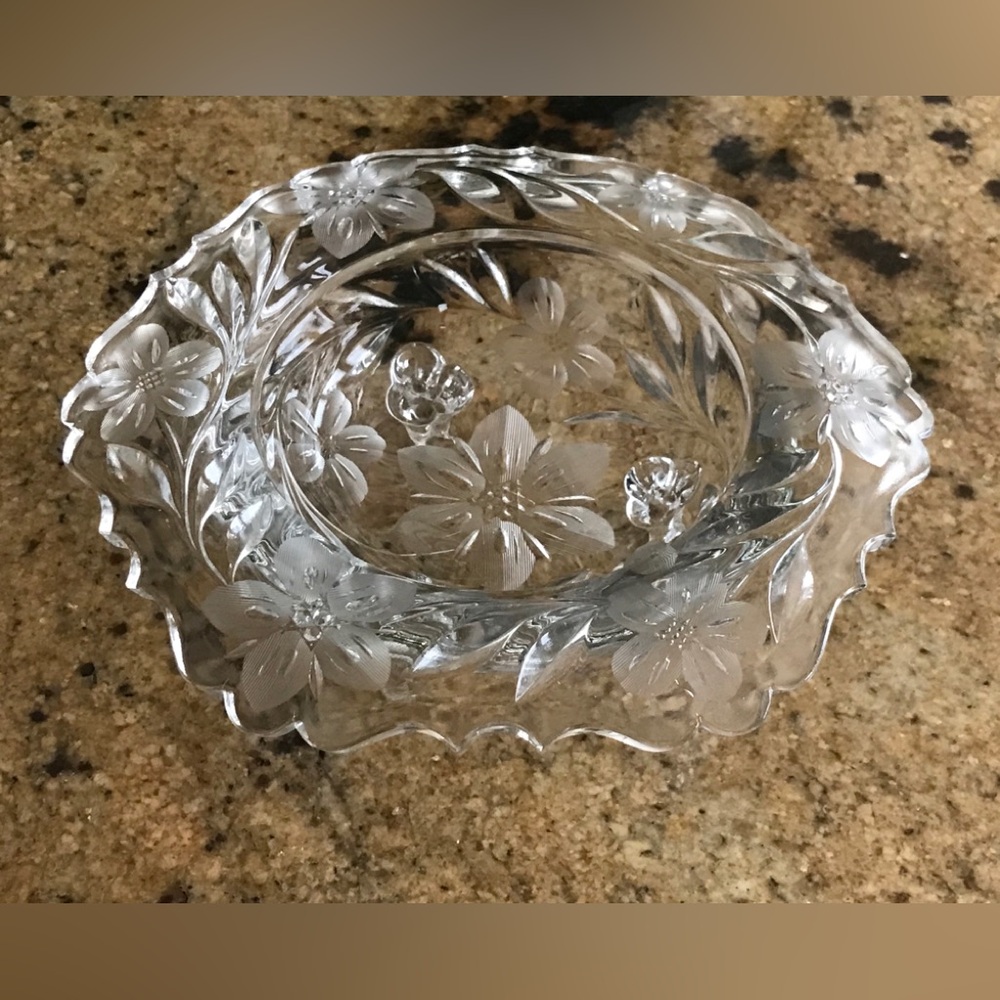 Vintage Leaded Floral Etched Clear Crystal Footed Bowl Scalloped Edge EUC
